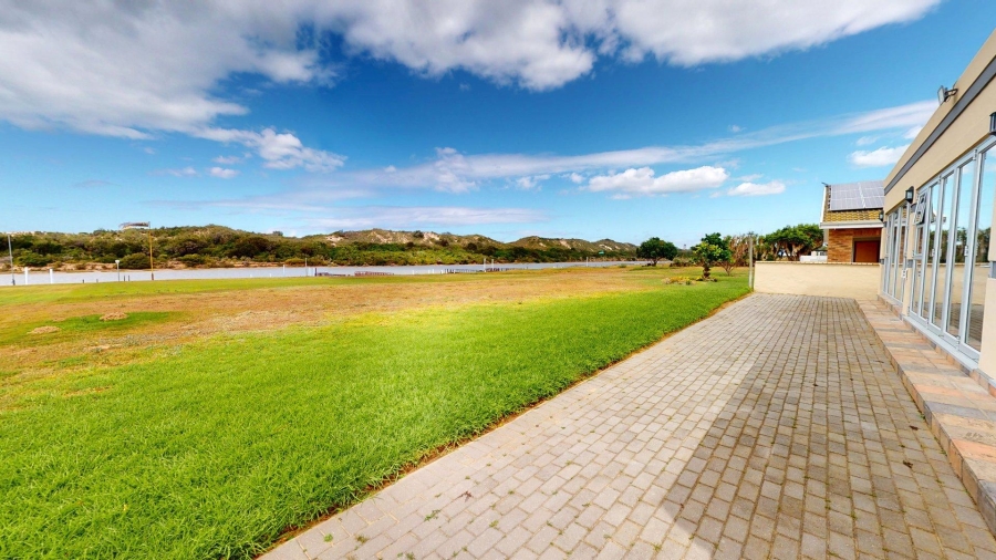 8 Bedroom Property for Sale in Colchester Eastern Cape